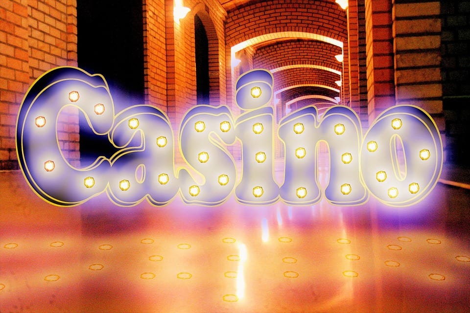 How Do Online Casinos Work?